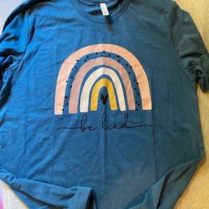 Be Kind t shirt large